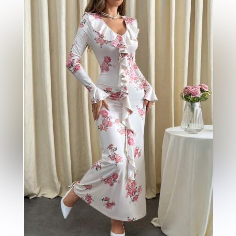 NWOT Floral Ruffle Maxi Dress Trumpet sleeves bodycon L